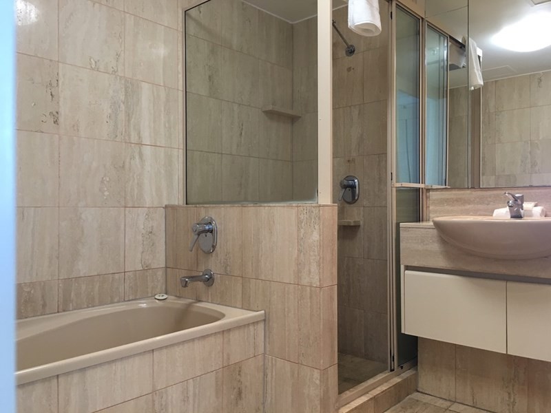 1 Serisier Avenue, Main Beach QLD 4217