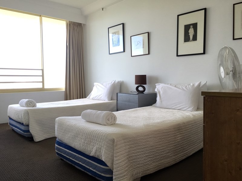 1 Serisier Avenue, Main Beach QLD 4217