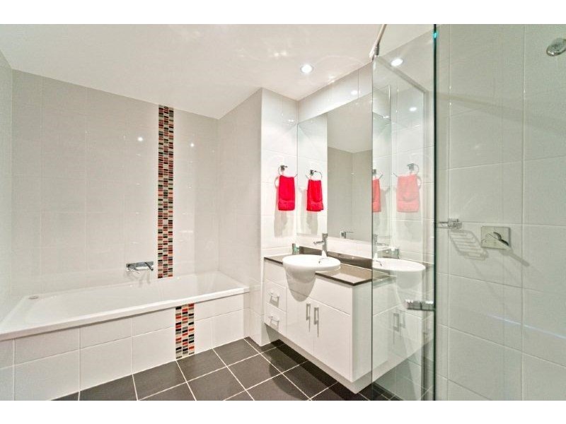 2 Aqua Street, Southport QLD 4215