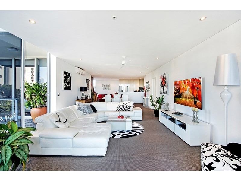 503/4 Como Crescent, Southport QLD 4215