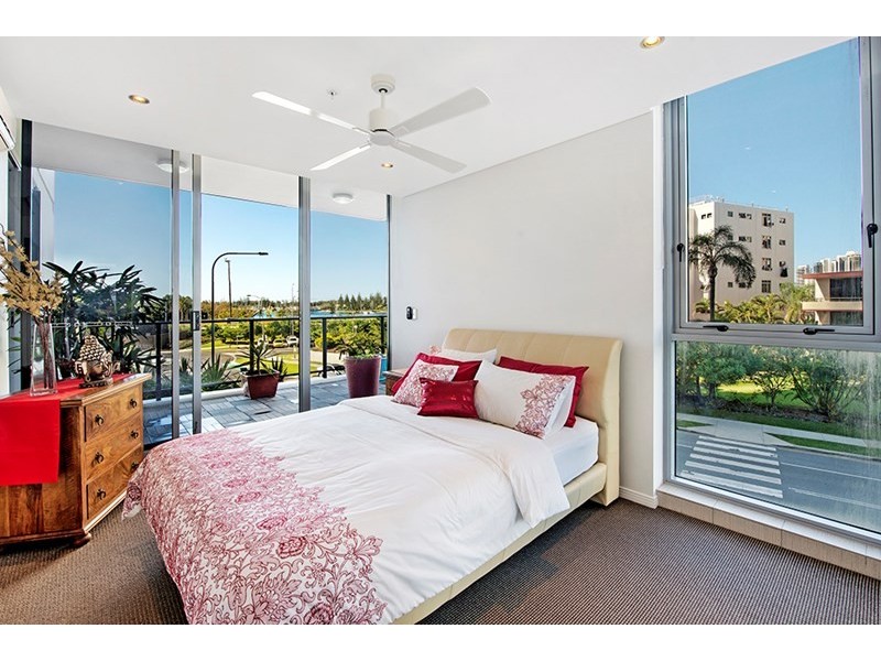 503/4 Como Crescent, Southport QLD 4215