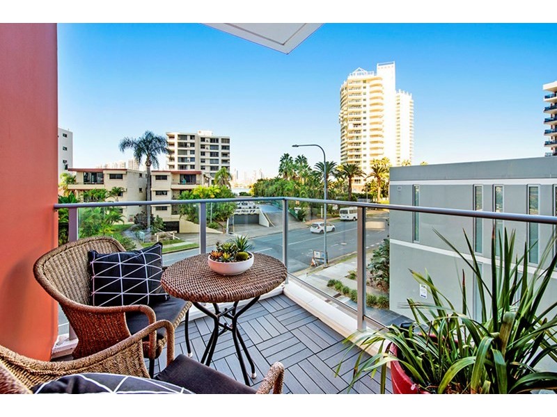 503/4 Como Crescent, Southport QLD 4215