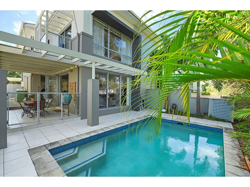 6020B Vista Drive, Benowa QLD 4217