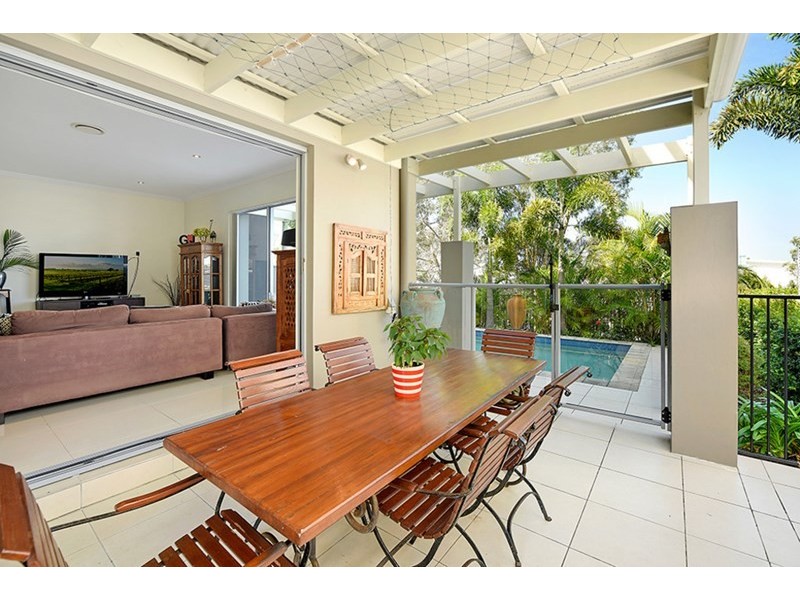 6020B Vista Drive, Benowa QLD 4217