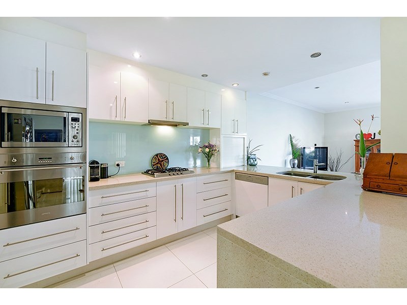 6020B Vista Drive, Benowa QLD 4217