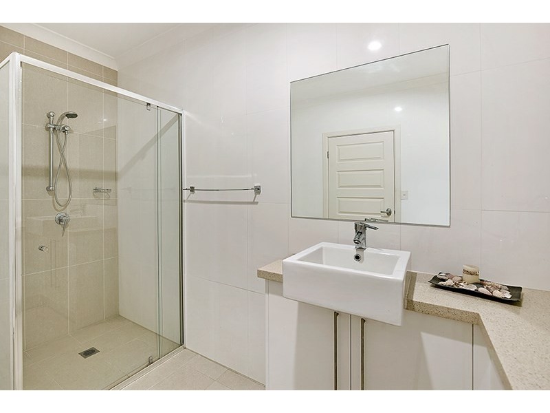 6020B Vista Drive, Benowa QLD 4217