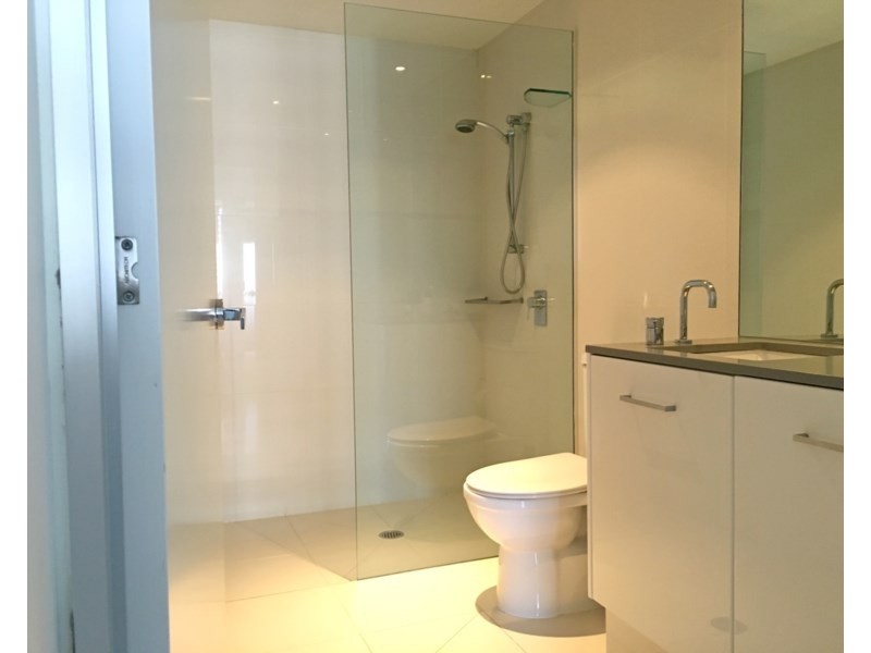 9 Ferny Avenue, Surfers Paradise QLD 4217