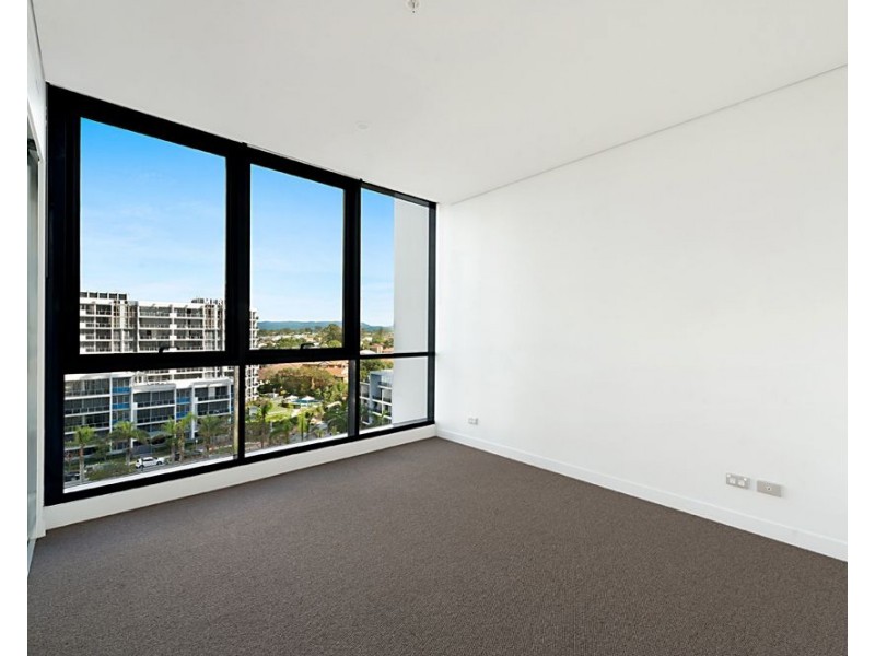 2 Como Crescent, Southport QLD 4215