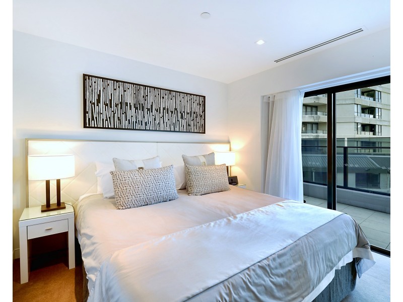 701/4 The Esplanade, Surfers Paradise QLD 4217