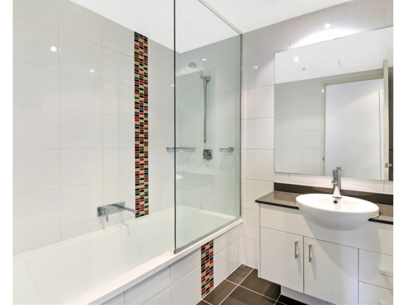 2 Aqua Street, Southport QLD 4215