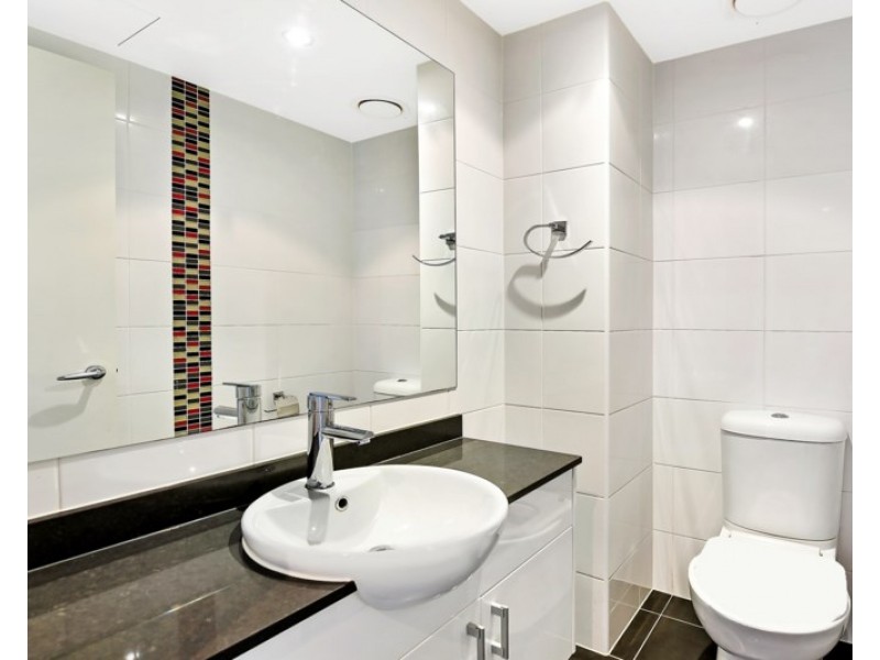 2 Aqua Street, Southport QLD 4215