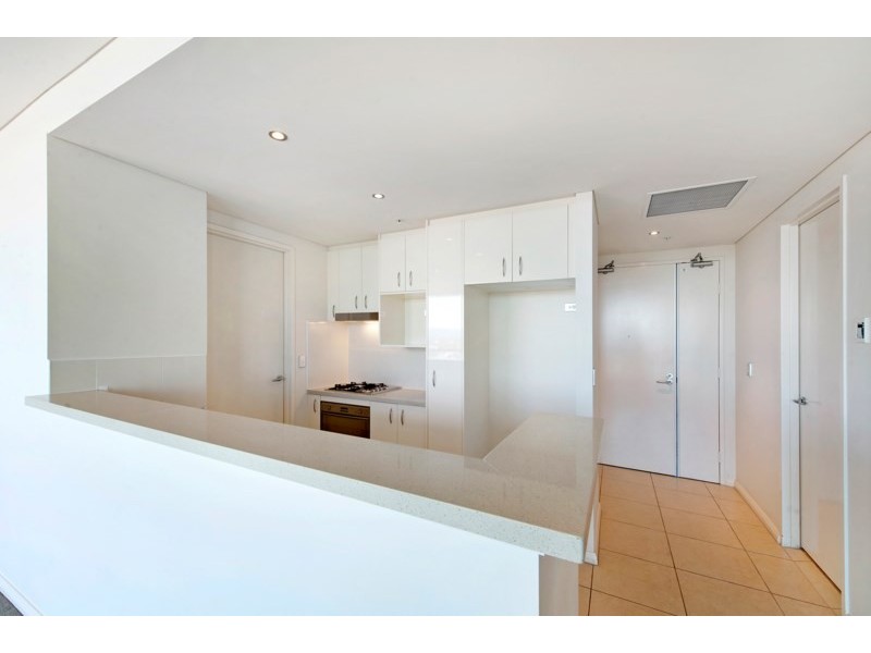 1 Como Crescent, Southport QLD 4215