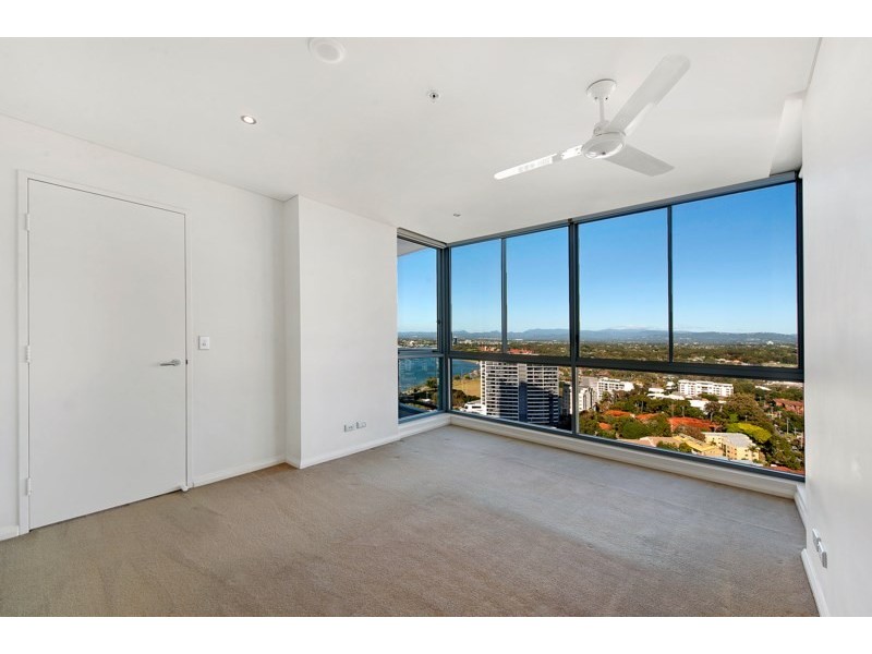 1 Como Crescent, Southport QLD 4215