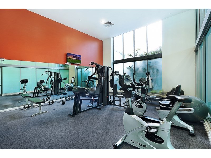 1 Como Crescent, Southport QLD 4215