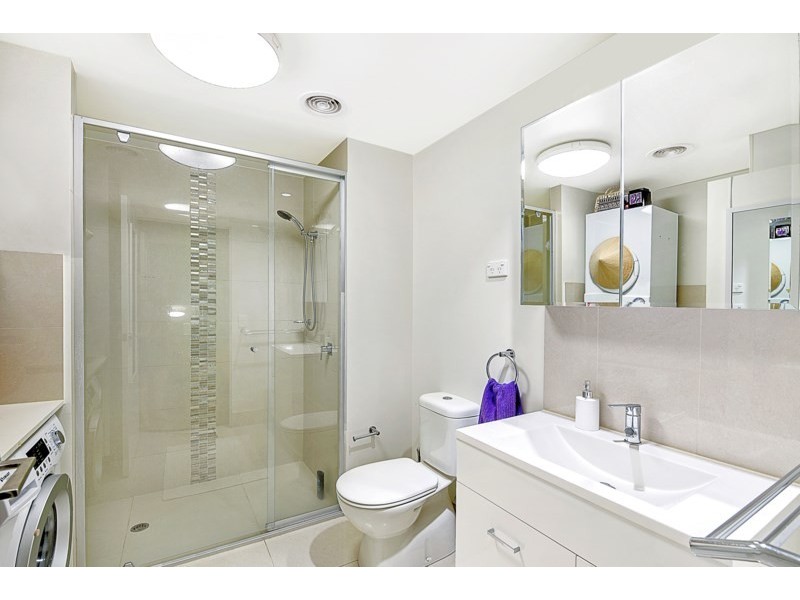 171 Scarborough Street, Southport QLD 4215