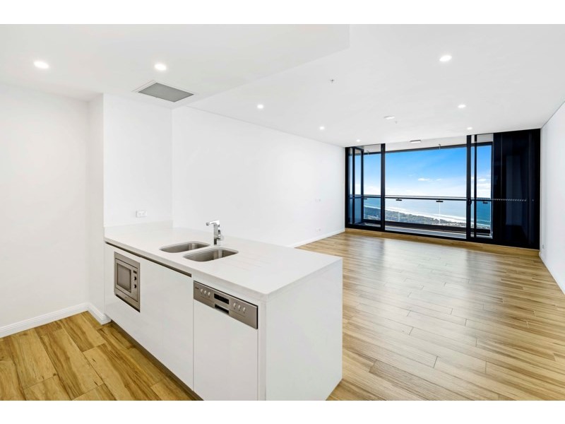 2 Como Crescent, Southport QLD 4215