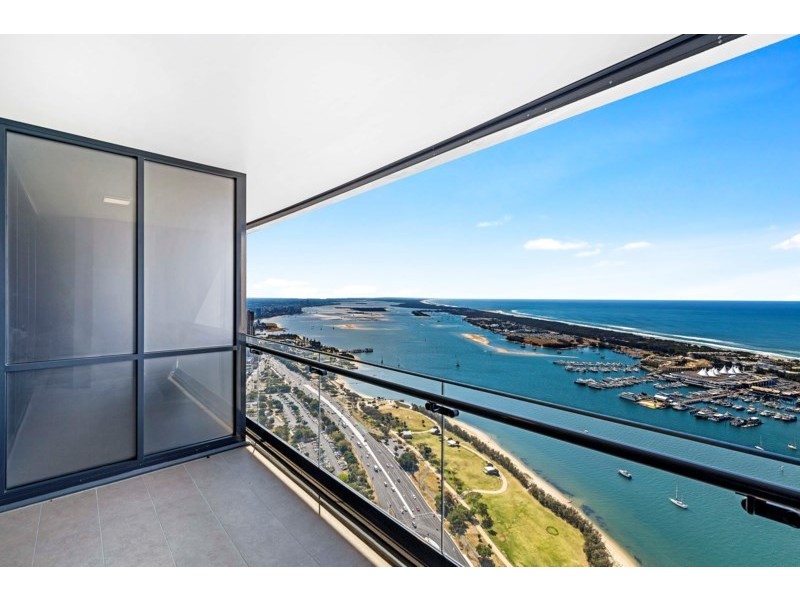 2 Como Crescent, Southport QLD 4215