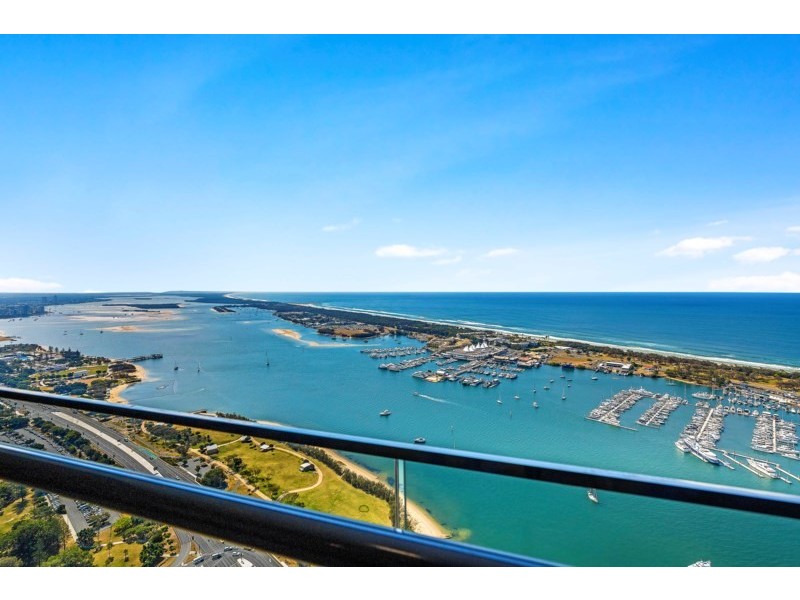 2 Como Crescent, Southport QLD 4215