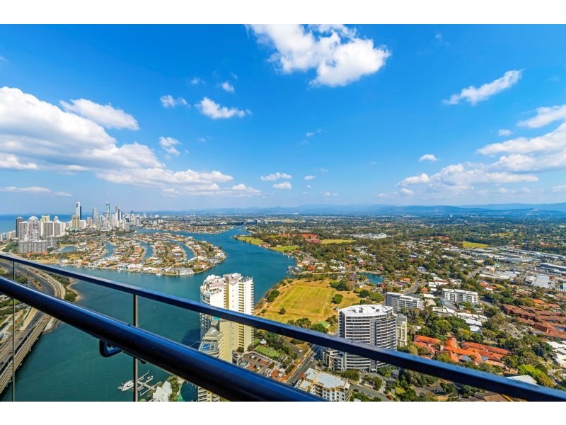 2 Como Crescent, Southport QLD 4215