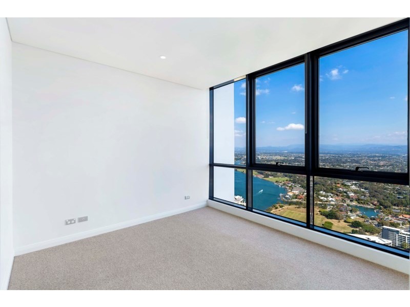 2 Como Crescent, Southport QLD 4215