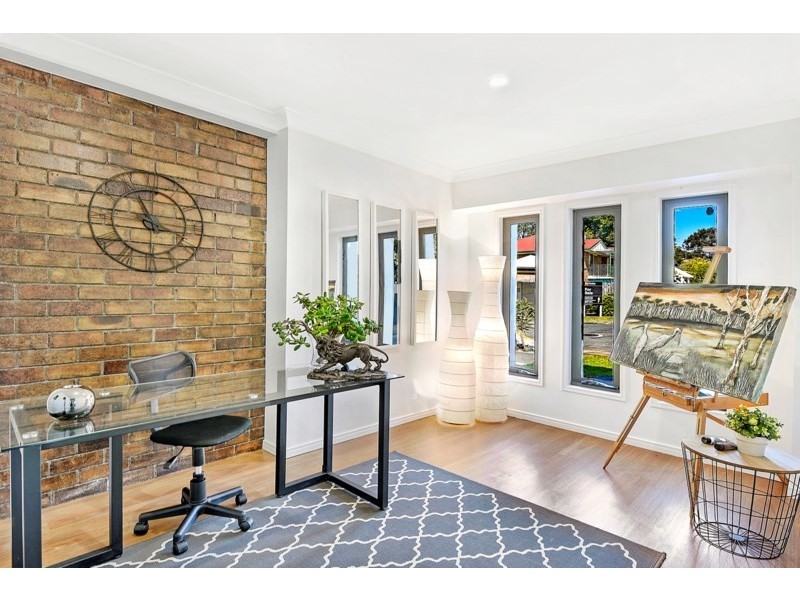 17 Wyndham Avenue, Southport QLD 4215