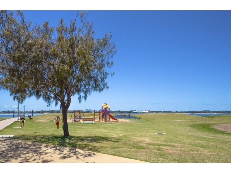 17 Wyndham Avenue, Southport QLD 4215