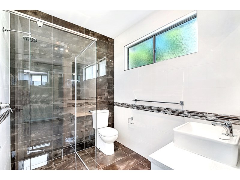 1/27 Enid Avenue, Southport QLD 4215