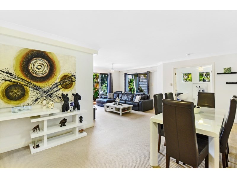 4/100 Cotlew Street East, Southport QLD 4215