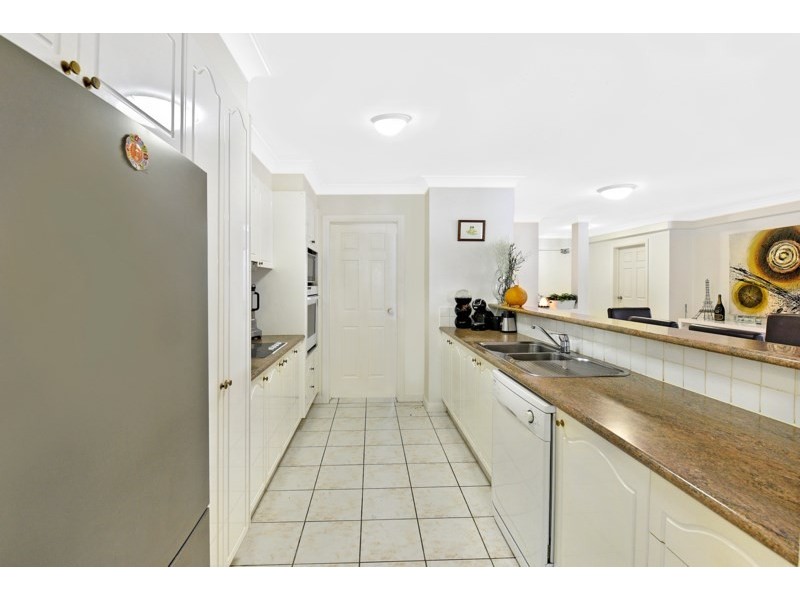 4/100 Cotlew Street East, Southport QLD 4215