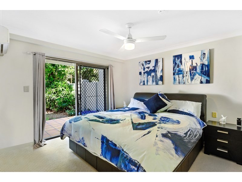 4/100 Cotlew Street East, Southport QLD 4215