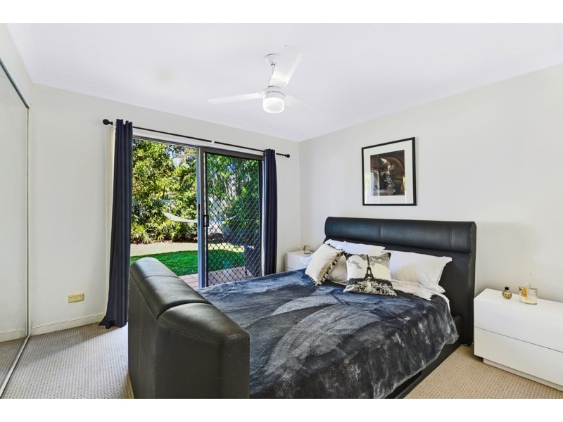 4/100 Cotlew Street East, Southport QLD 4215