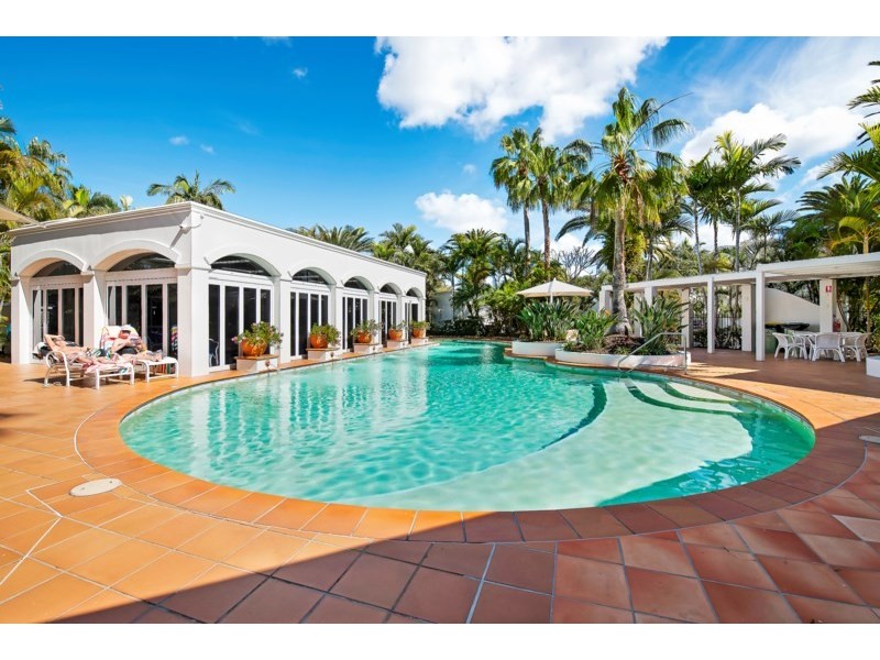 4/100 Cotlew Street East, Southport QLD 4215