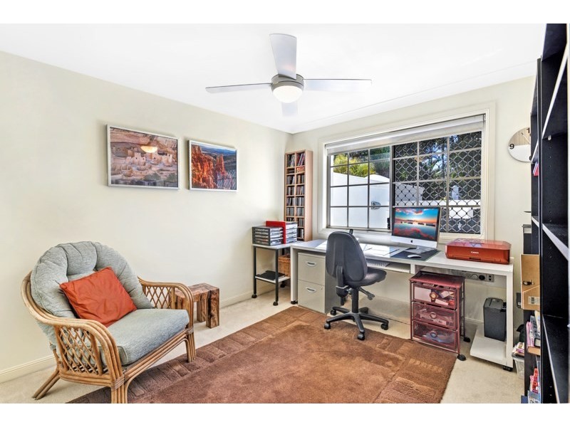 2/100 Cotlew Street East, Southport QLD 4215