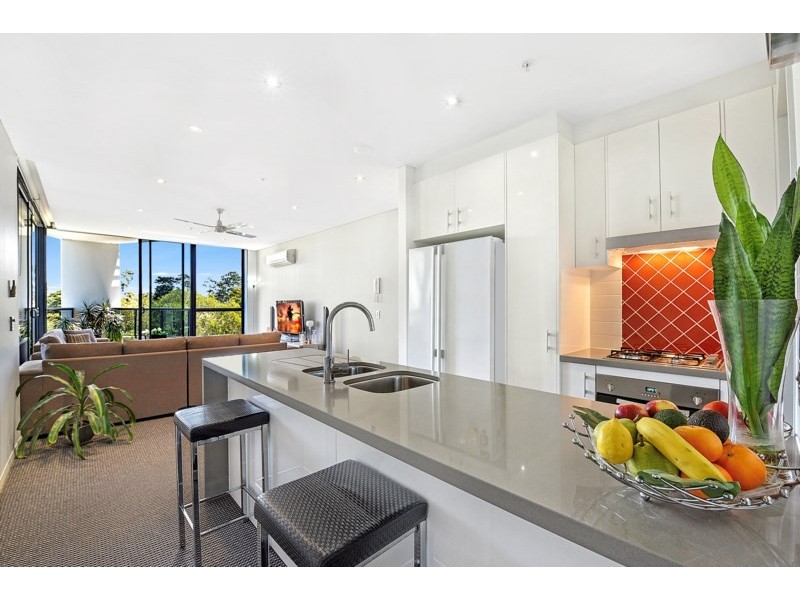 2 Aqua Street, Southport QLD 4215