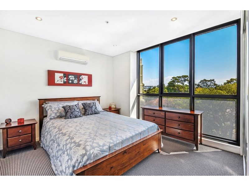 2 Aqua Street, Southport QLD 4215