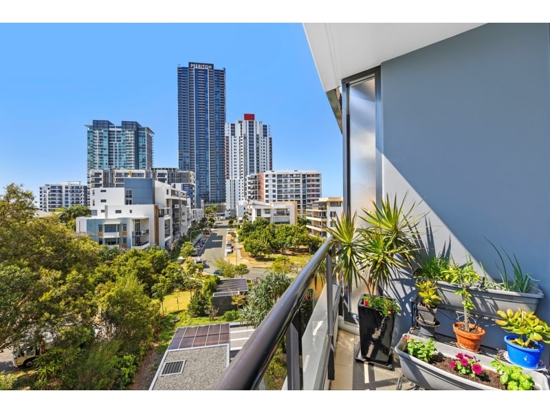 2 Aqua Street, Southport QLD 4215