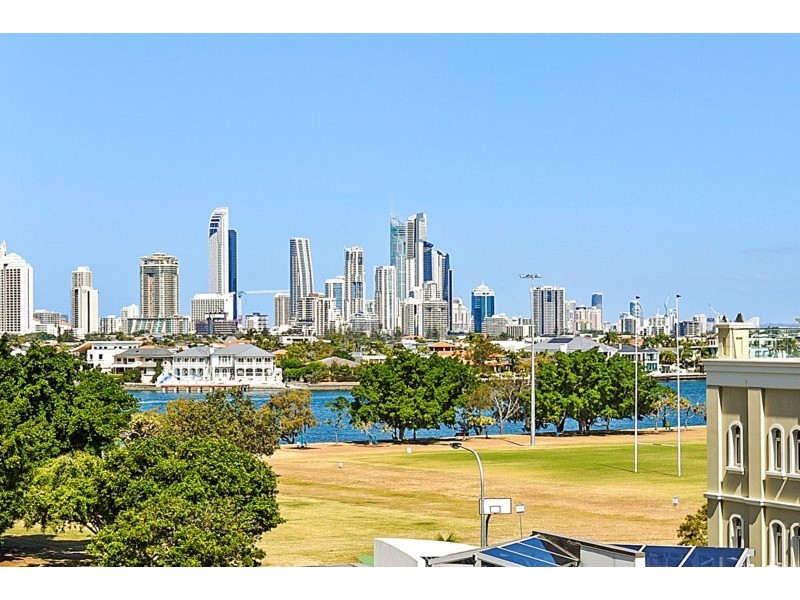 2 Aqua Street, Southport QLD 4215