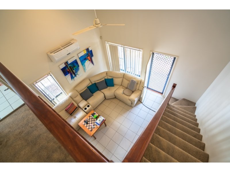 802/2-14 Gentian Drive, Arundel QLD 4214