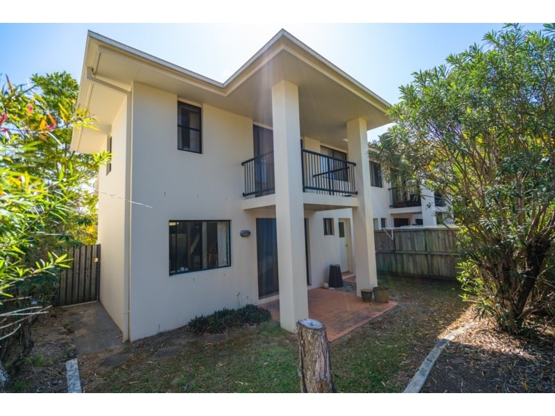 802/2-14 Gentian Drive, Arundel QLD 4214