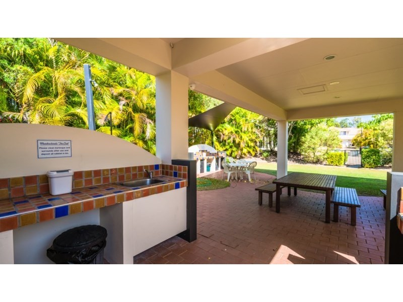 802/2-14 Gentian Drive, Arundel QLD 4214