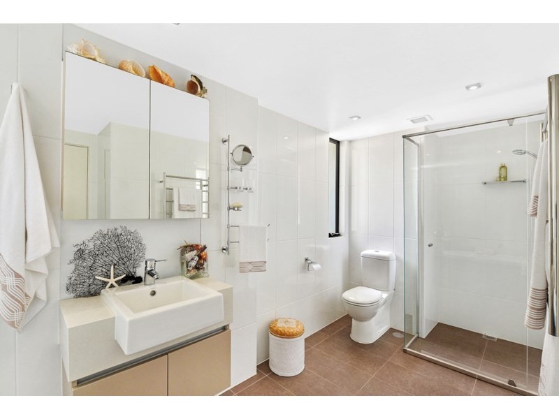 12D/28 Bayview Street, Runaway Bay QLD 4216