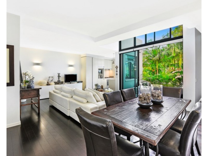 13D/28 Bayview Street, Runaway Bay QLD 4216