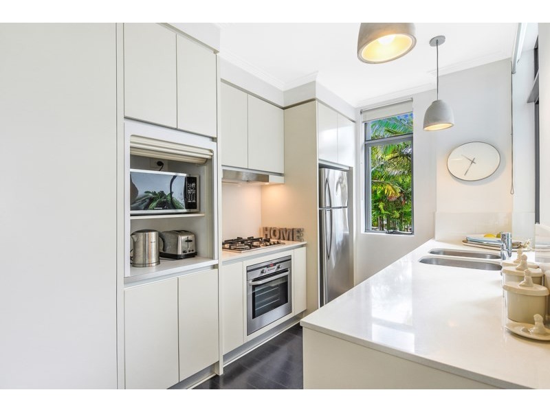 13D/28 Bayview Street, Runaway Bay QLD 4216