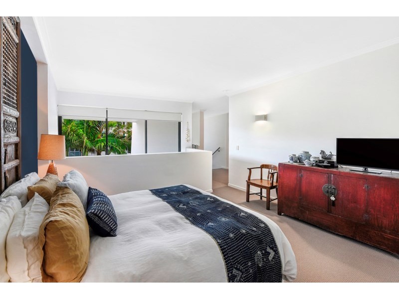 13D/28 Bayview Street, Runaway Bay QLD 4216