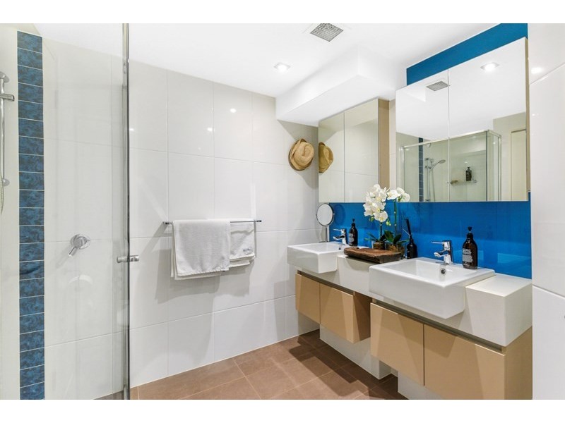 13D/28 Bayview Street, Runaway Bay QLD 4216