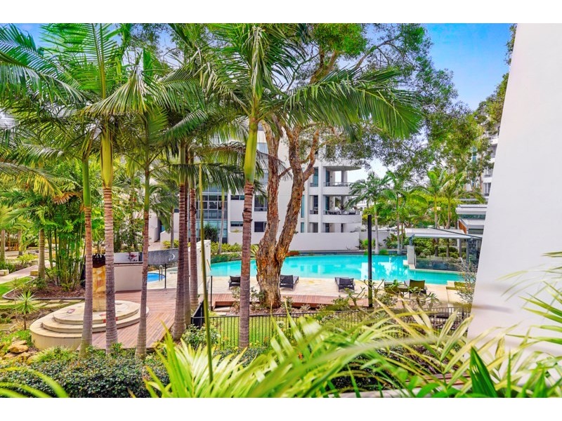 13D/28 Bayview Street, Runaway Bay QLD 4216