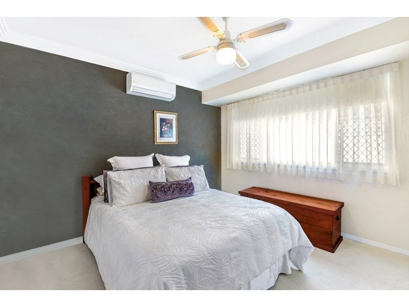 41 Edinburgh Road, Benowa Waters QLD 4217