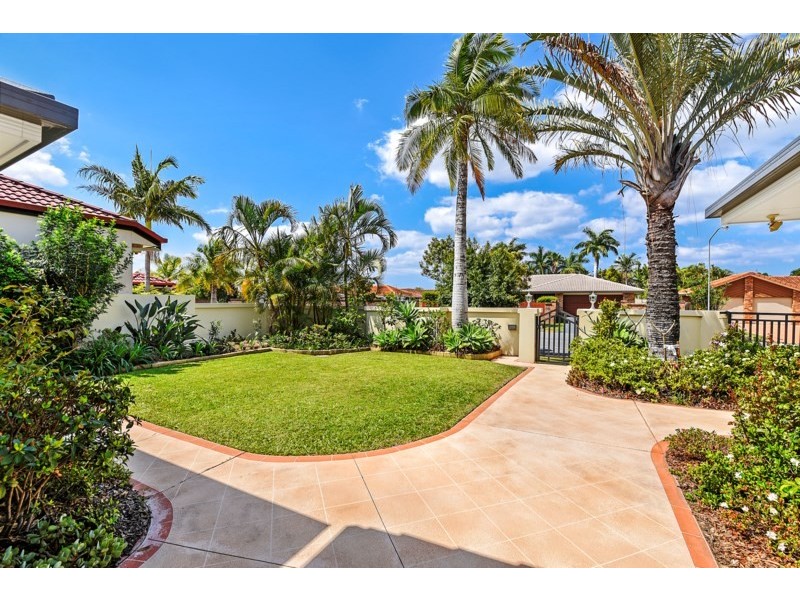 41 Edinburgh Road, Benowa Waters QLD 4217