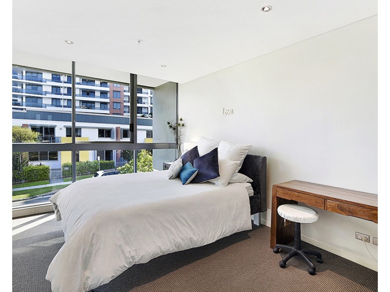 4 Como Crescent, Southport QLD 4215