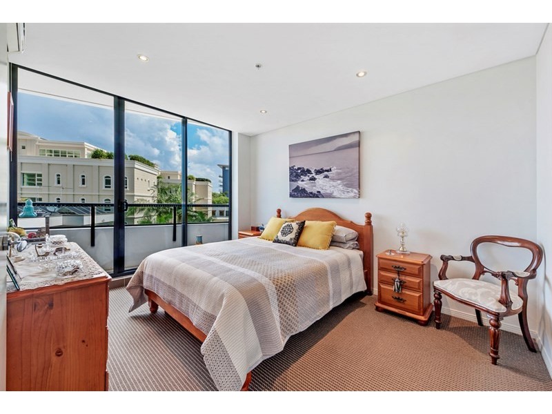 2 Aqua Street, Southport QLD 4215